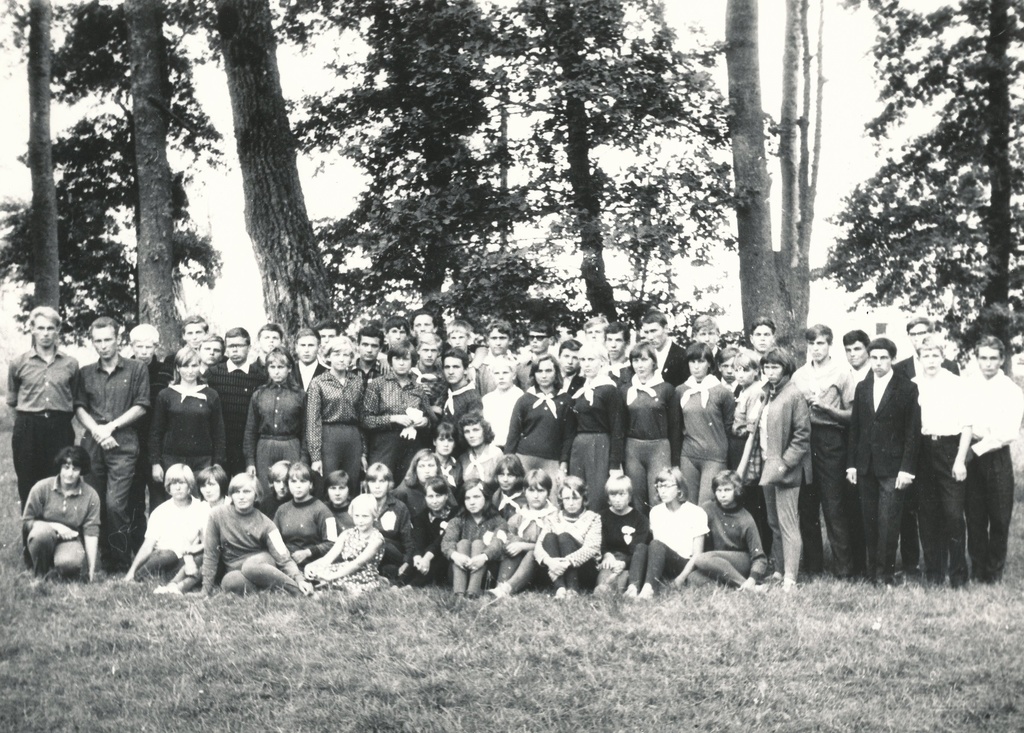 Foto. Kortšaginlaste laagrist osavõtjad Hiiumaal 1966.a.
