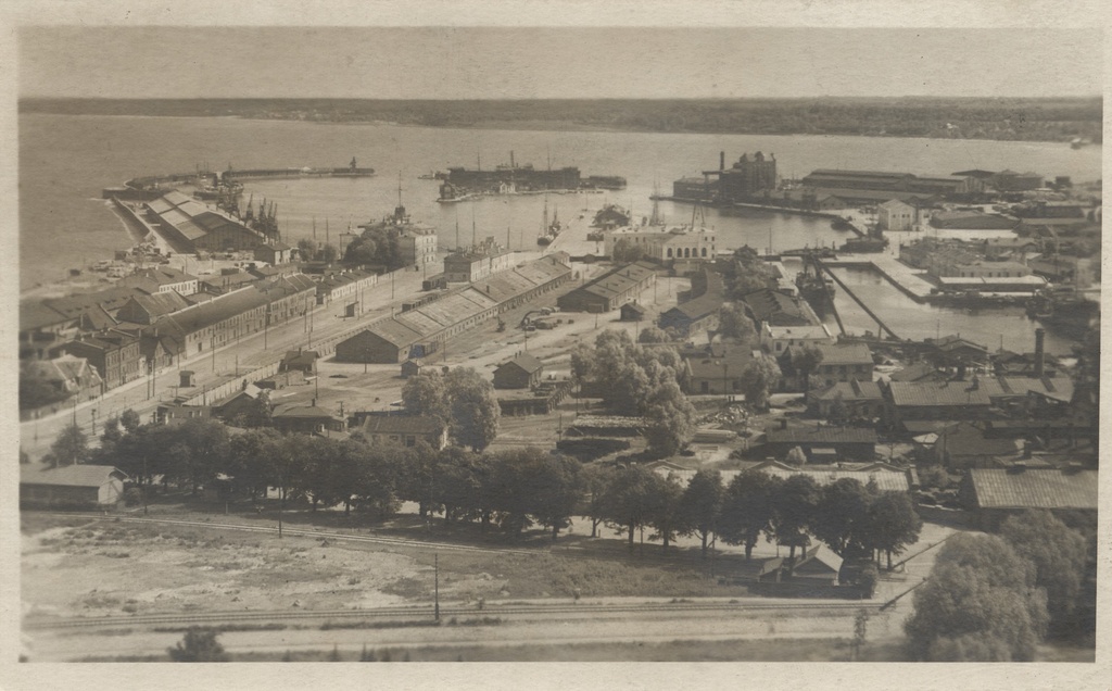 Tallinn : view Sadamale = view to the port