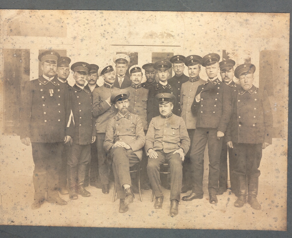 Foto.Võru Postkontori postiametnikud 1917-1918.aastal.