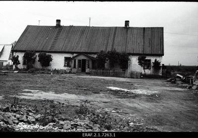 Maja Pärnus, Lina tänav 19, kuulus Juhan ja Juuli Lemkele. Selles majas asus 1924.a 1. detsembri riigipöördekatse ettevalmistamisest osavõtnute staap ja relvaladu. Siia koondati 30. novemri öösel kokku kõik võitlussalgad.  duplicate photo