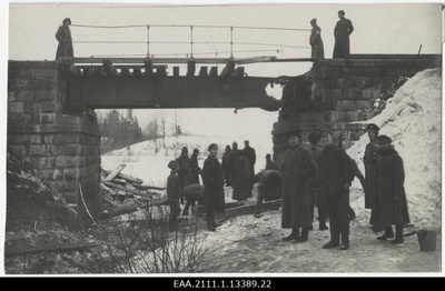 Vabadussõda. Raudteesilla parandamine Pritsu (Palupera) raudteejaama lähedal  duplicate photo