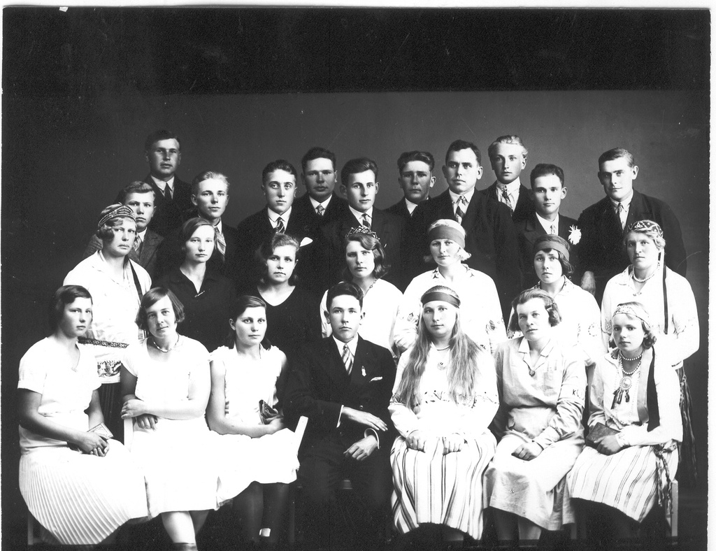 Foto. Võru valla naiskodukaitse segakoor  Navil 1930-tel aastatel.