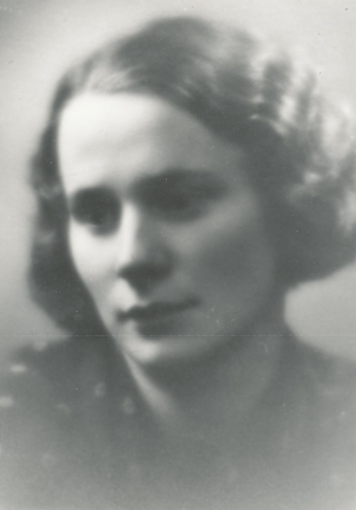 Foto. Adele (Tont) Laretei portreefoto 1930.te algaastail.