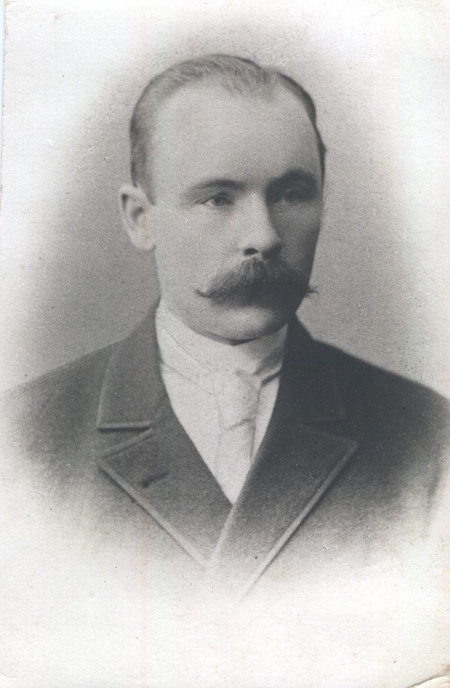 Foto. Niitov, Karl - endise Koiola valla Tilsi veskipidaja.