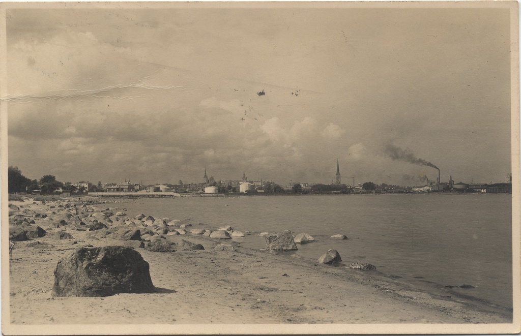 Tallinn : [view from the sea]