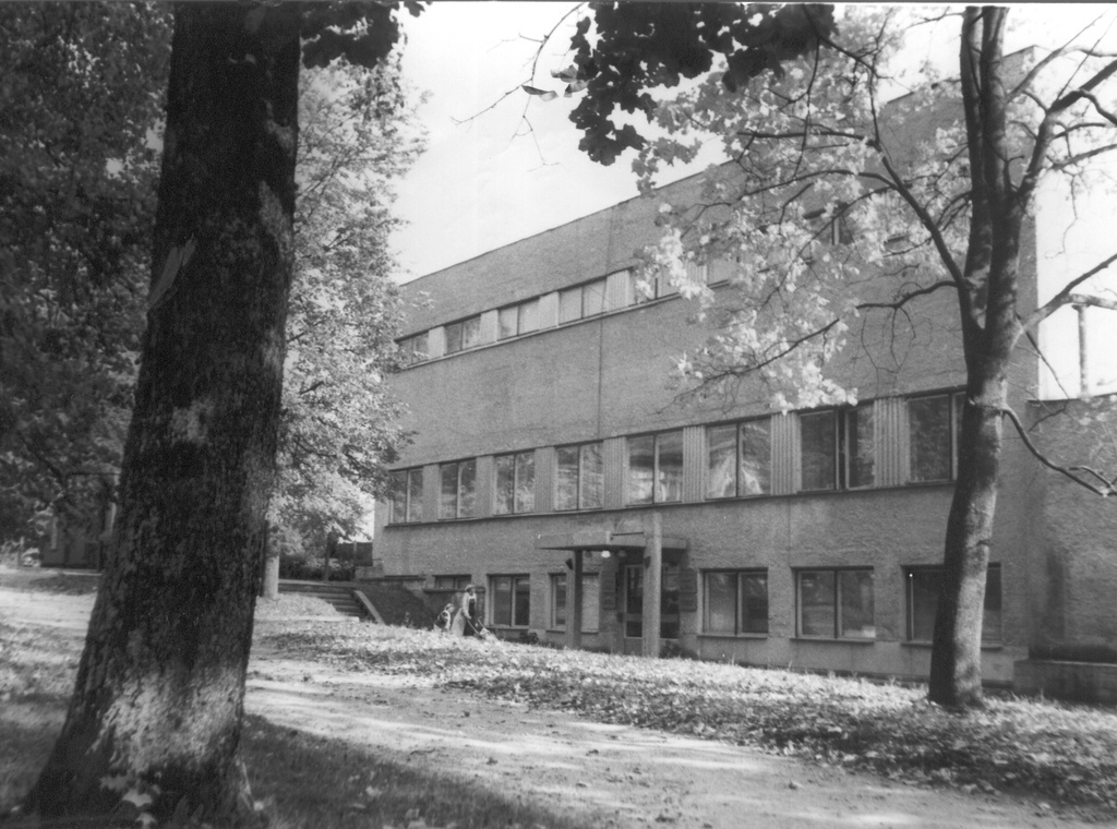 Foto. Võru Koduloomuuseumi hoone 1985.a. sügisel.