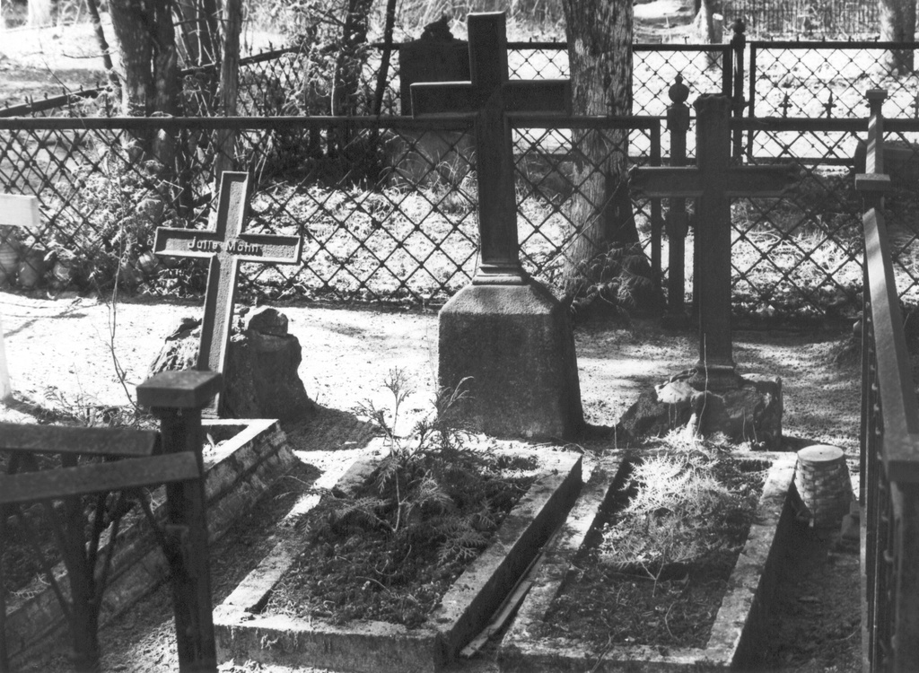 Foto. Märt Mohni kalm Võru kalmistul 1984.a.
