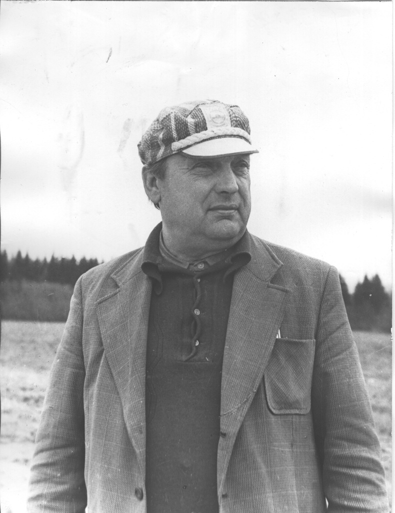 Foto.Tee, Eduard - sotsialistliku  töö kangelane, KUldre kolhoosi osakonnajuhataja 1983.a.