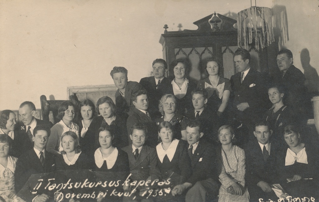 Foto.Tantsukursustest osavõtjad Kaperas 1936.a. novembris M.Timmo foto.