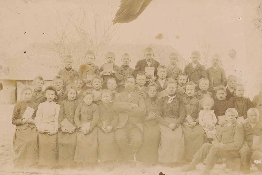 Foto.Tüütsmanni koolipere  1905.a. paiku