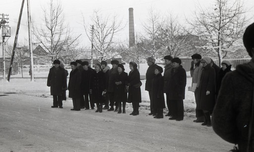 The participants of the opening of the memorial panel at John Aaviku's Memorial Day at Kingissepa on 06.12.1980.