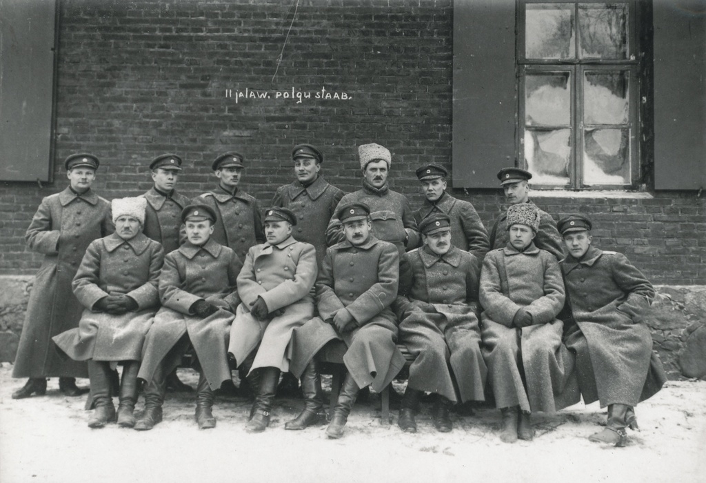 Foto. 2. jalaväepolgu staap 1919.a. Jaan Niiluse foto.
