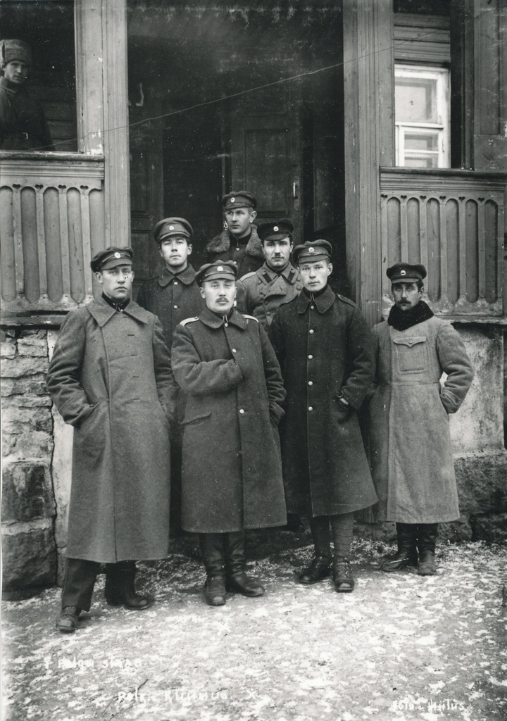 Foto. 7. polgu staap.Esireas vasakult teine polguülem polkovnik Paul Kunnus 1919.aastal.Jaan Niiluse foto.