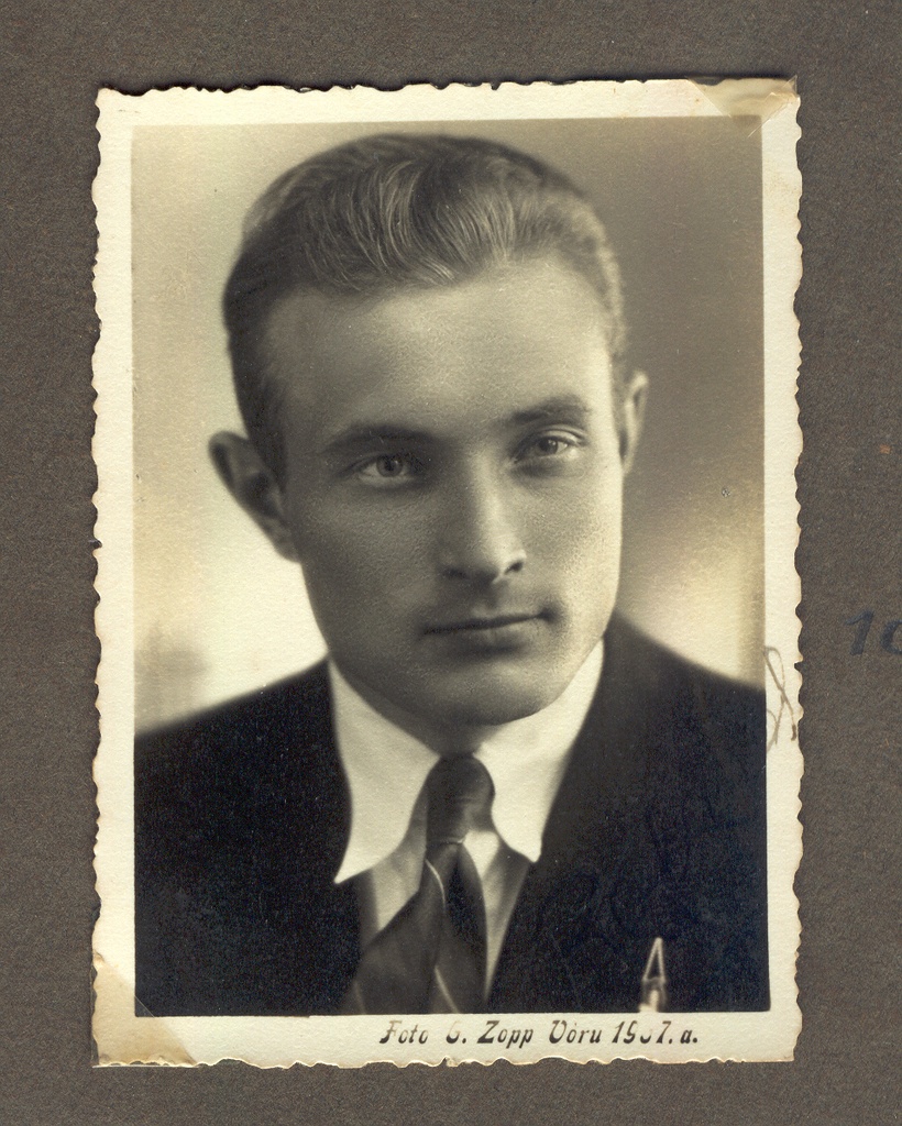 Fotoalbum Võru Ühisgümnaasiumi õpilastest. Edesi, Roland 1937.aastal