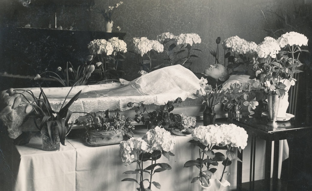 Foto. Eduard Tamme matus 1941.a. mais.