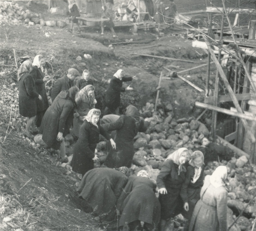 Foto. Vastse - Nursi hüdroelektrijaama ehitustööd 1948.a.