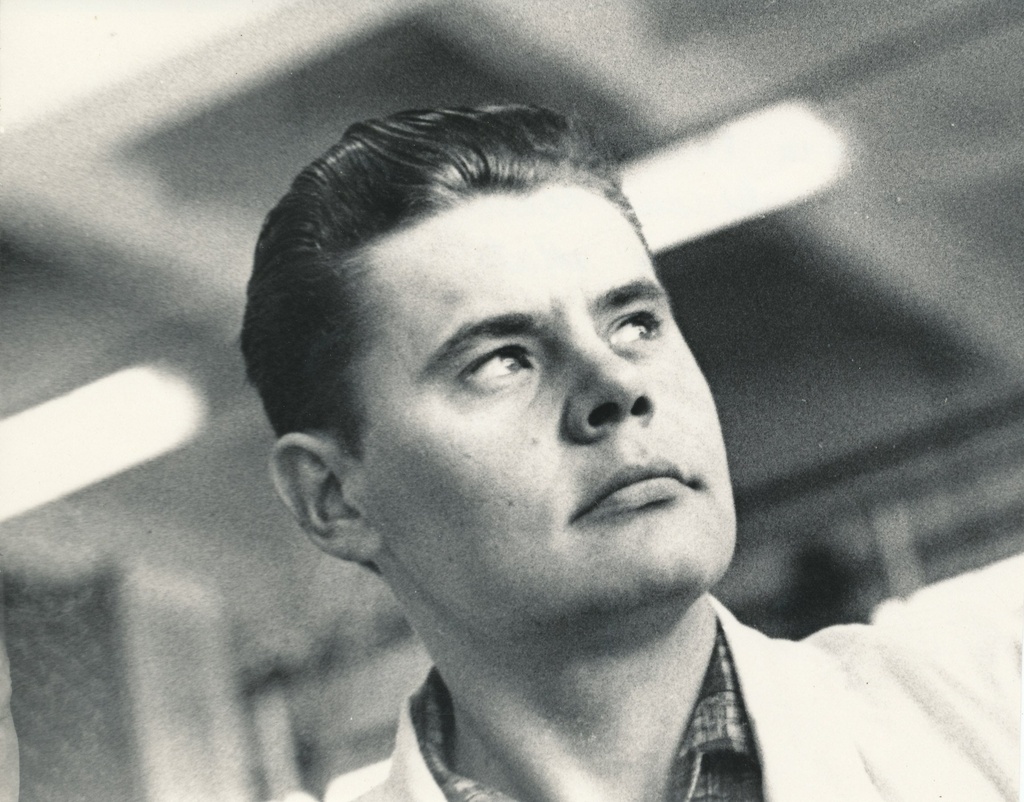 Foto. Võro, Mati - Võru Piimatoodete Kombinaadi valvelukksepp, komsomoliorganisatsiooni algorganisatsiooni sekretäri asetäitja.