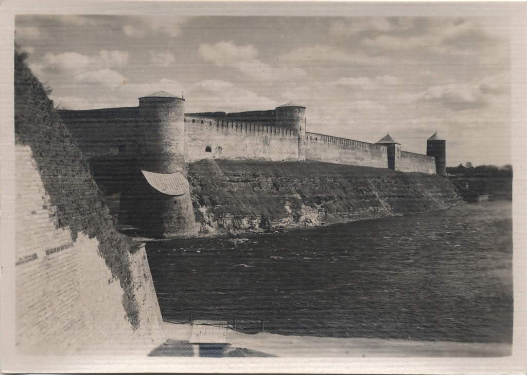 Estonia : Narva Jaanilinn fortress = the fortress Jaanilinn