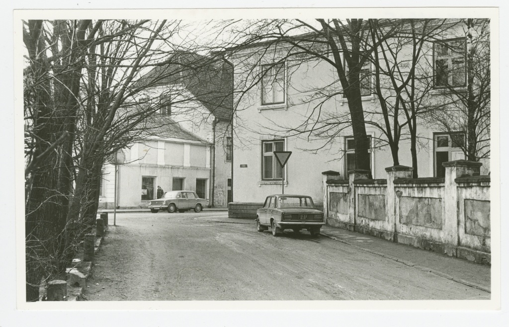 Kingissepa (Kuressaarre) city centre : view from 1 May to Tallinn Street