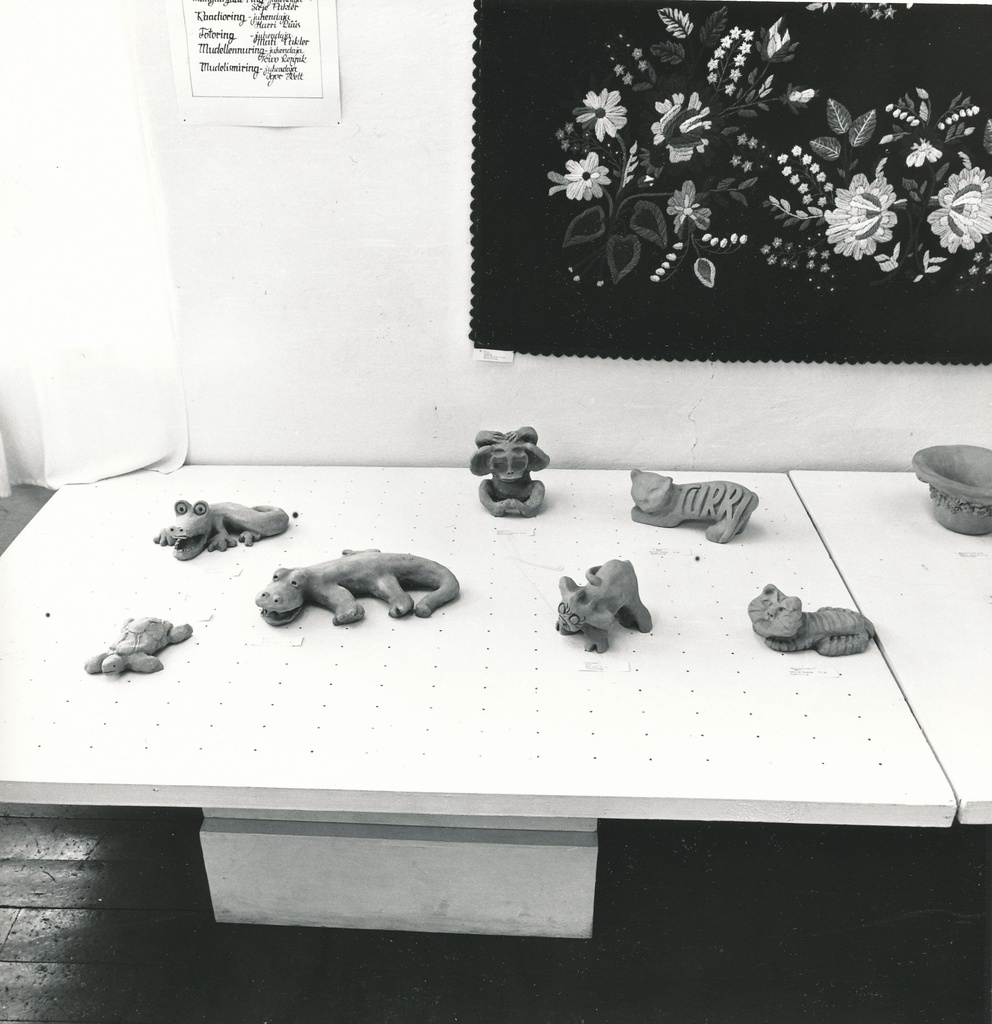 Foto. Võru Pioneeride maja näitus, pühendad pioneeriorganisatsiooni 60. aastapäevale, Kreutzwaldi Memoriaalmuuseumi õuemajas mais 1982.
