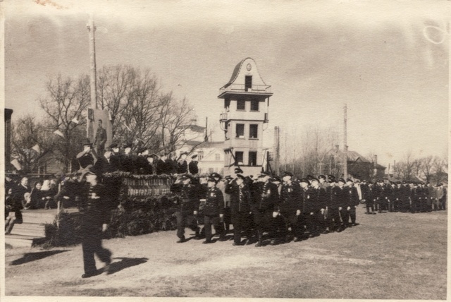 The Colonel of Firemen marched for the tribute through 1948.