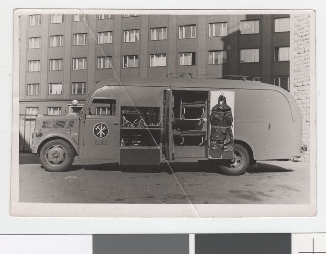 Tallinn professional fire extinguishing gas protection car in 1938.