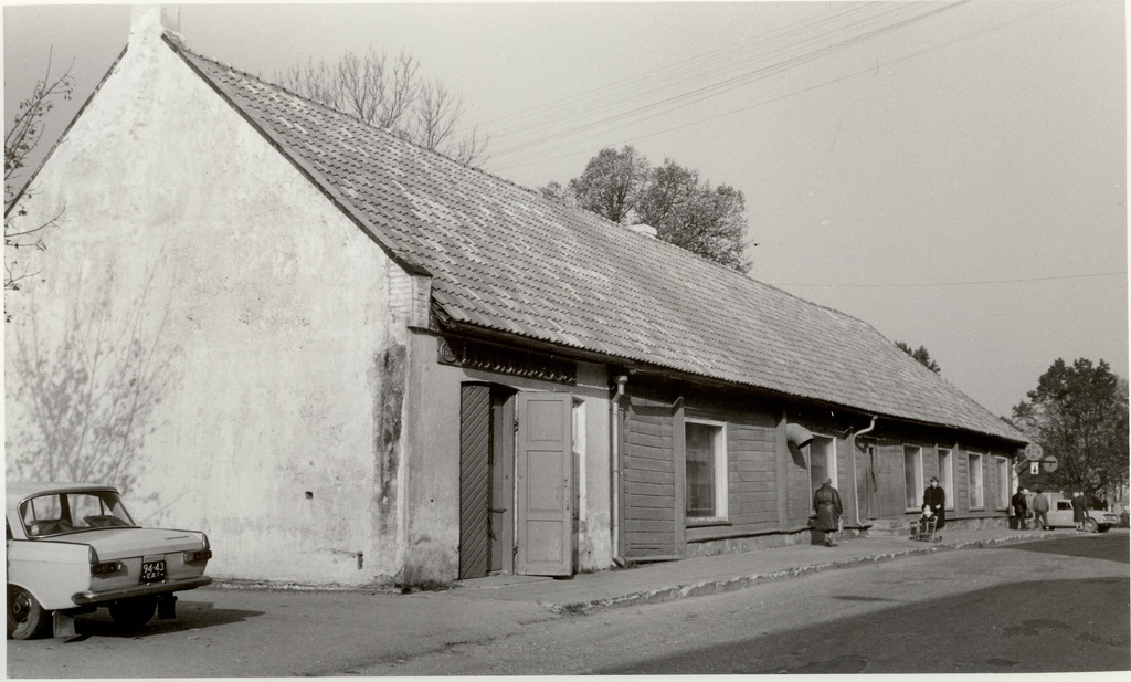 foto, Paide RTK majatarvete, mööbli ja kalakauplus 04.10.1984.a.