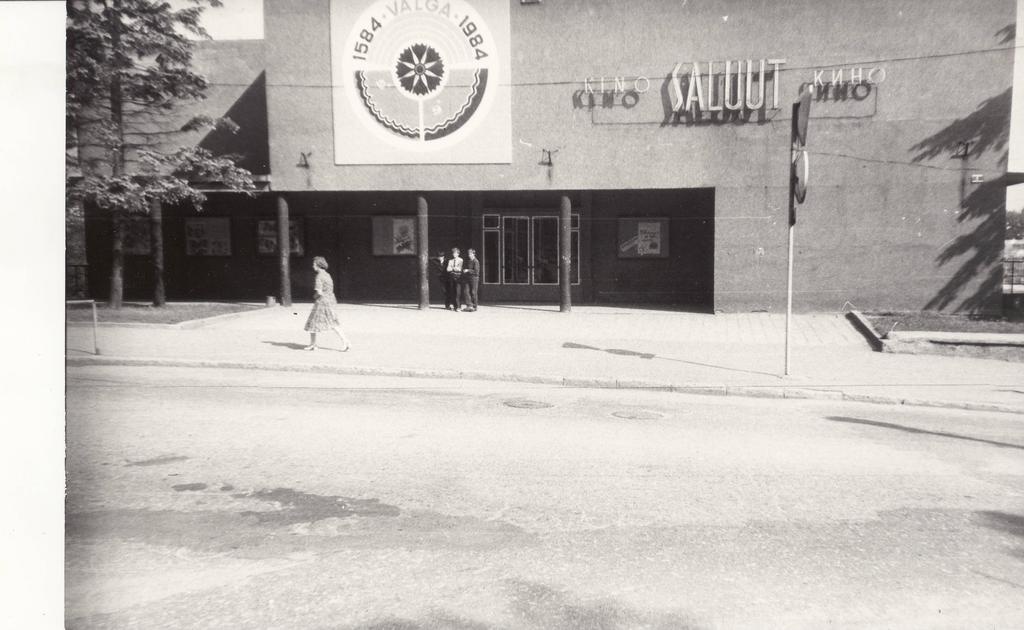 Cinema Saluut decorated in the city of 400.jubilee