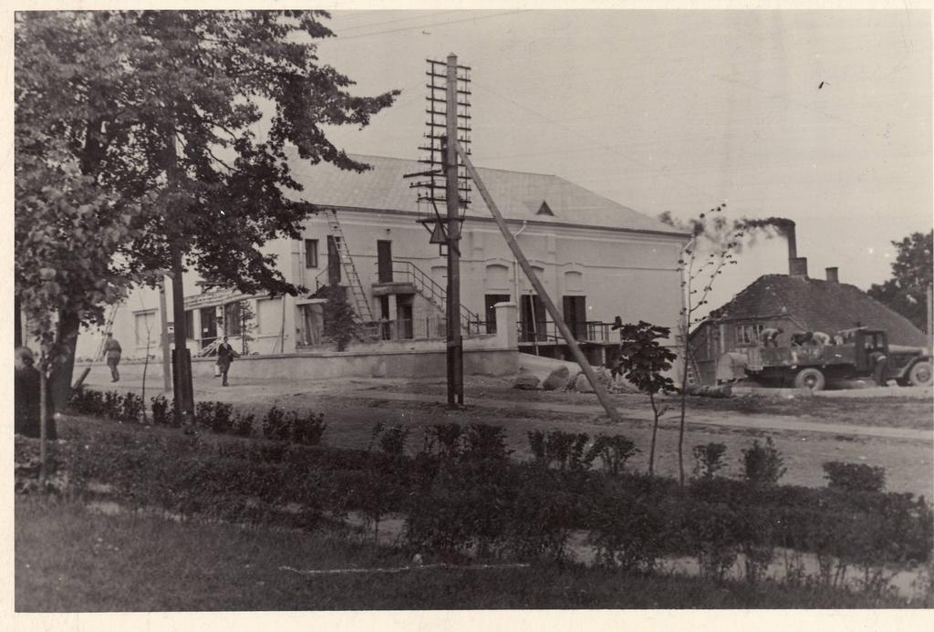 Cinema "Sale" before opening