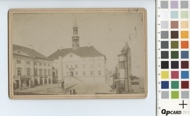 Narva raekoja esinemisplats - stock exchange building, raekoja, obelisk.