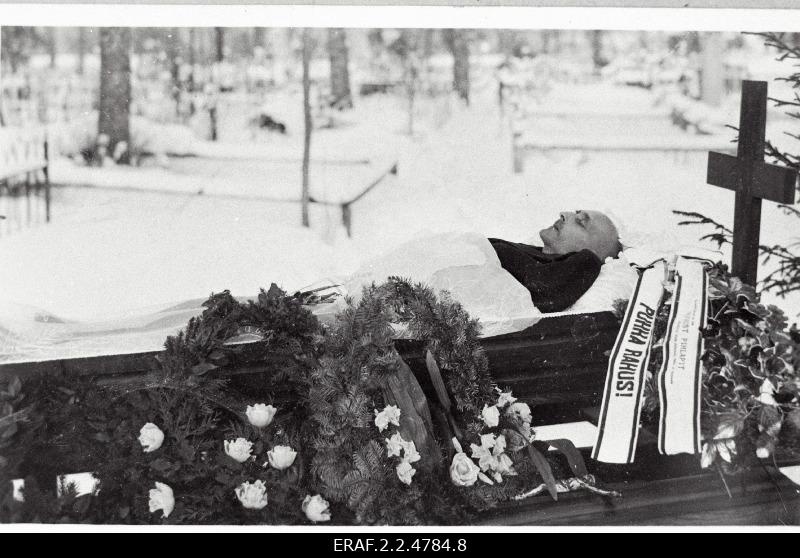 August Pihlap kirstus.