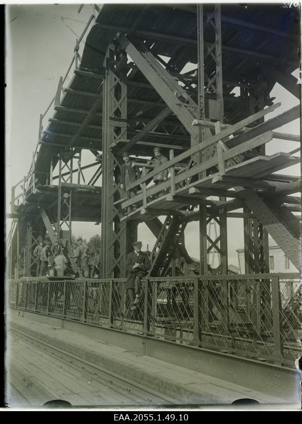 Ehitusjärgus Narva raudteesild