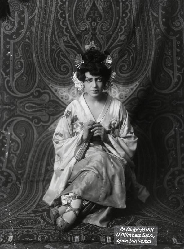Foto, negatiiv, Olga Mikk-Krull, Mimosa San: ülemgeisha ja lauljanna teemajas, S. Jonesi operett, Geisha ehk huvitav juhtumine Jaapani teemajas, 1920