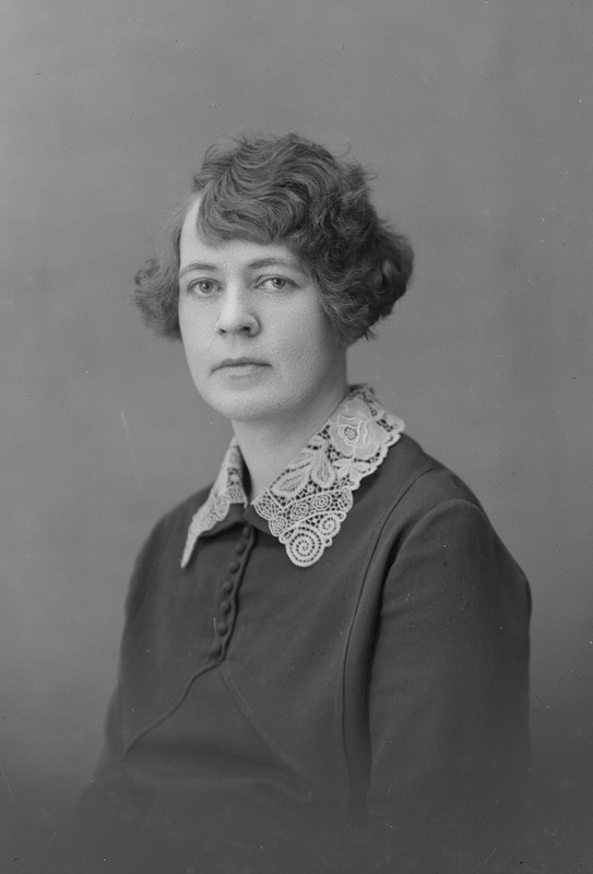 Foto, negatiiv, Olga Mikk-Krull, portree, 1939