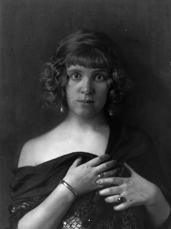 Netty Pinna, portree  ligikaudselt 1925 aastast