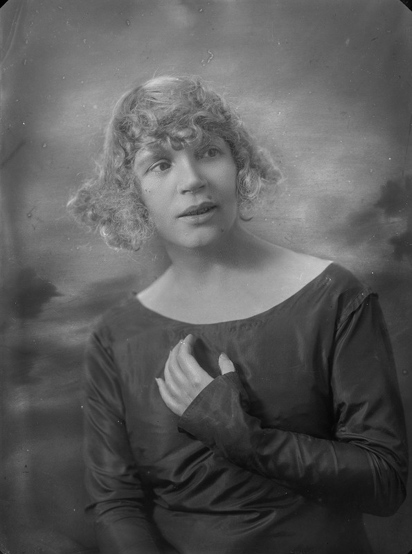 Netty Pinna, portree  ligikaudselt 1923 aastast