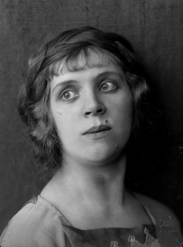 Netty Pinna, portree  ligikaudselt 1924 aastast