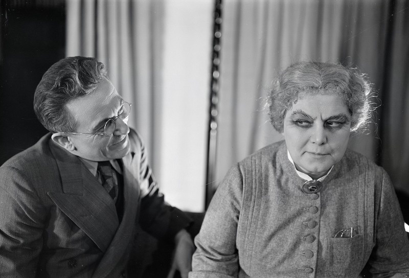 Niskamäe leib, Estonia, 1939, osades - Doktor - Harry Paris, Niskamäe vanaperenaine - Liina Reiman