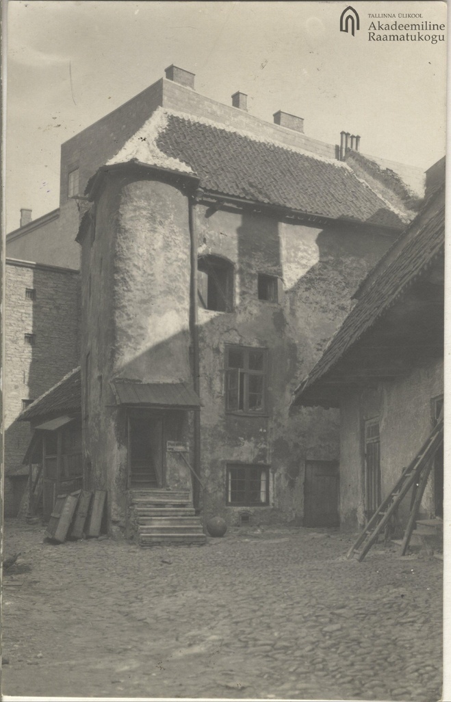 Tallinn. Russian tn 6 interior door