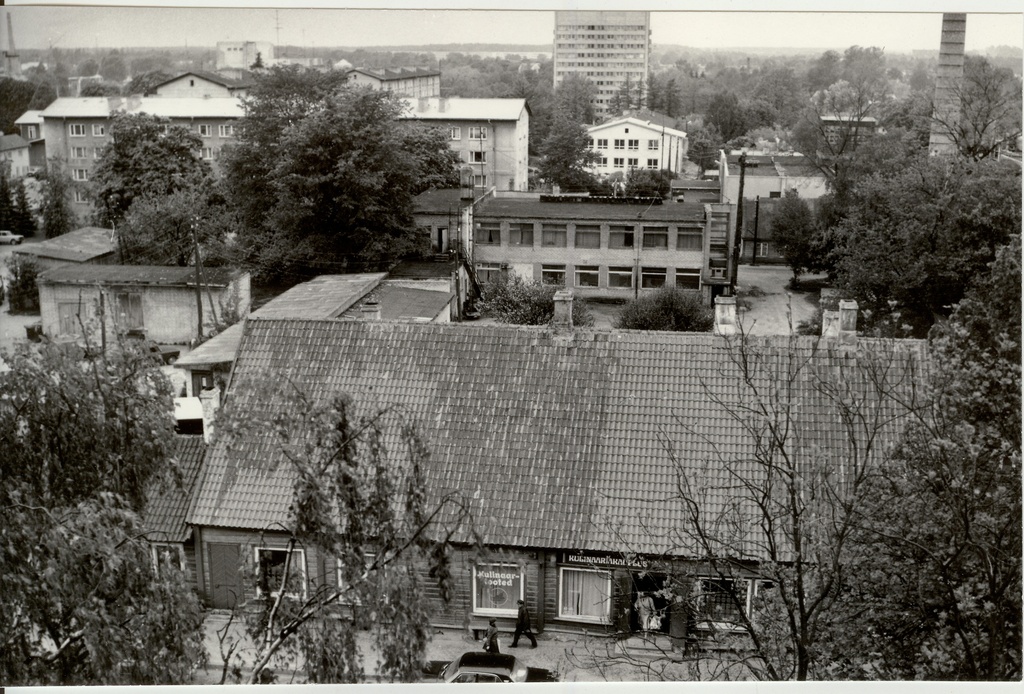 foto, vaade kirikutornist Paide V-Aia t. 1990.a.