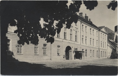 [tallinn] : [Riigikogu building]  duplicate photo