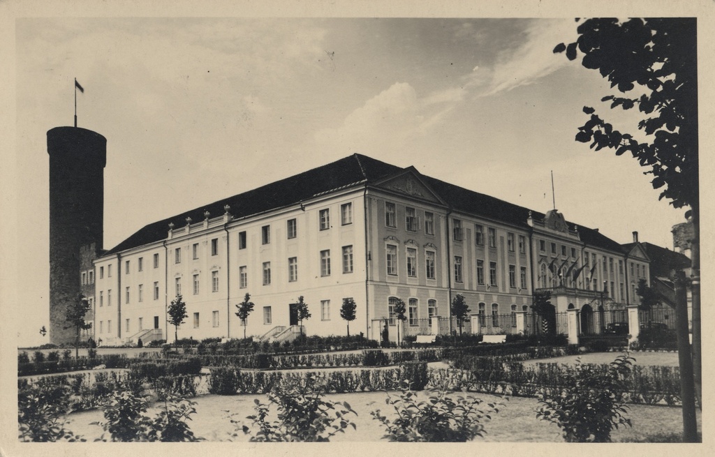 Tallinn : Toompea Castle = Domschloss