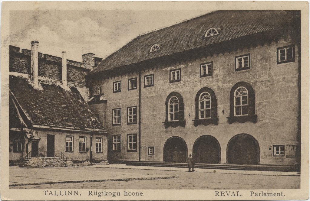 Tallinn : Riigikogu building = Reval : Parliament