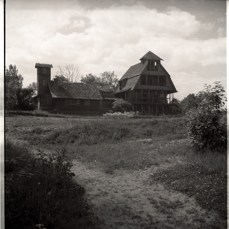 Võsu, suur puust suvila.