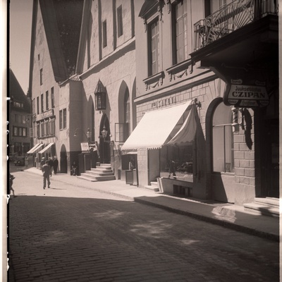 Tallinn, vaade Pikale tänavale hoonetele nr. 15, 17 ja 19.  similar photo