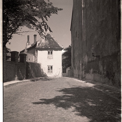 Tallinn, vaade Toomkooli tänav 21 vanale elamule.  similar photo