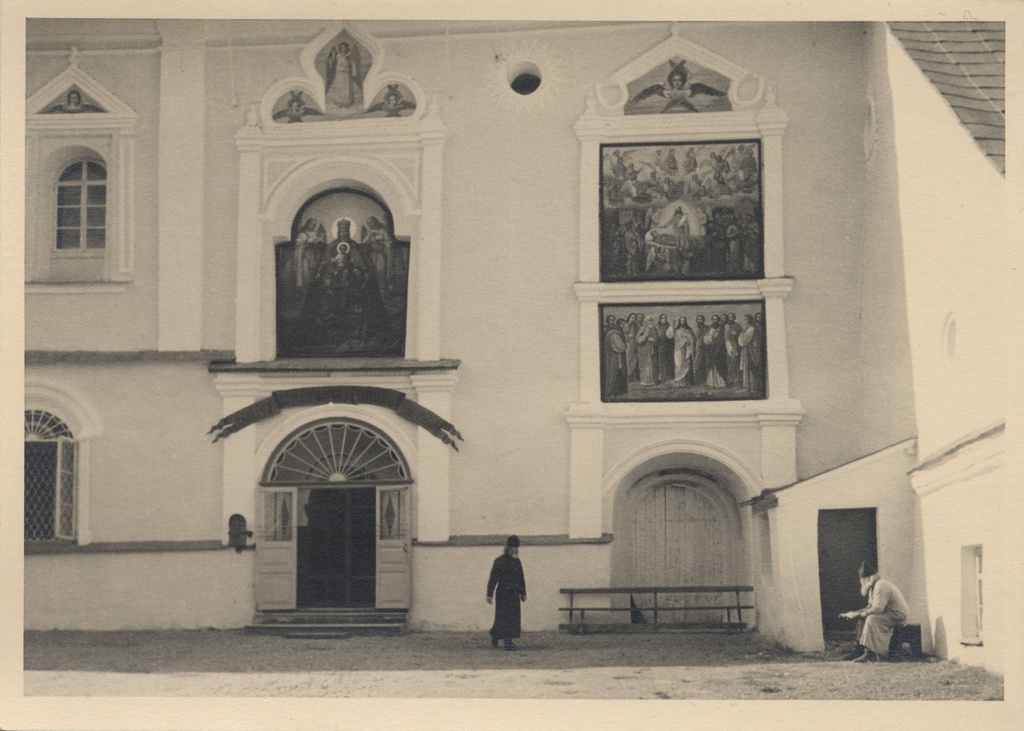 Estonia : in the monastery to Petseri
