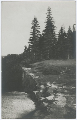 Rannamõisa pankrannik, vaade pangalt Luka mõisa juures.  duplicate photo