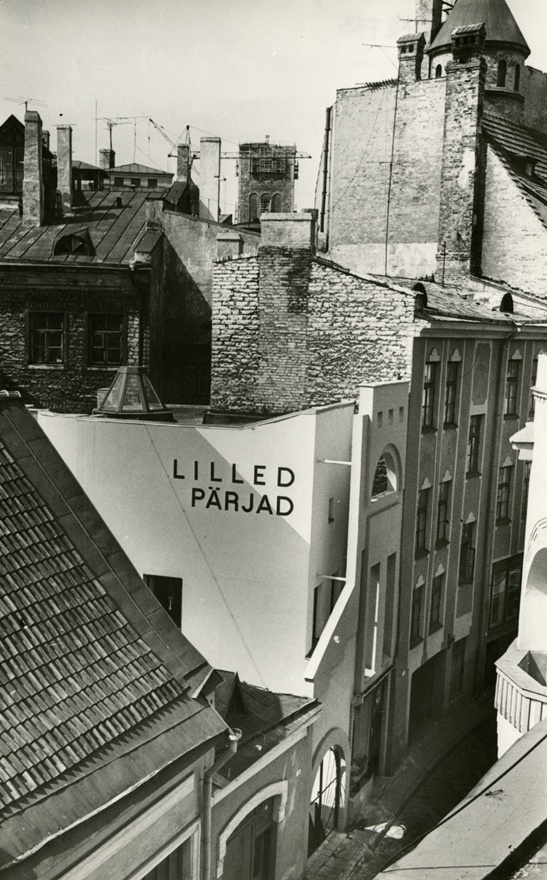 Flower shop " Flowers. Pears, views of the building, interiors. Architect Vilen Künnapu, ins Jaan Port, interior arch Mari Kurismaa