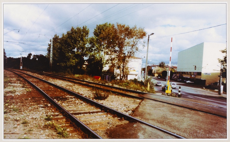 Tondi raudteeülekäik. Vaade kesklinna poole. Värviline.